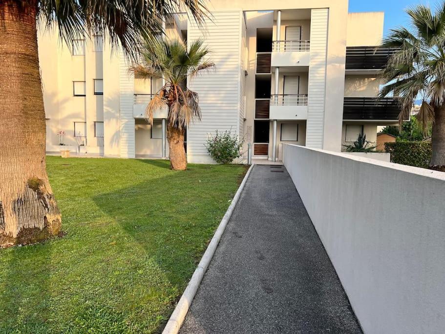 Luxury 3 Piece Garden Apartment In Cannes Marina Mandelieu Zewnętrze zdjęcie